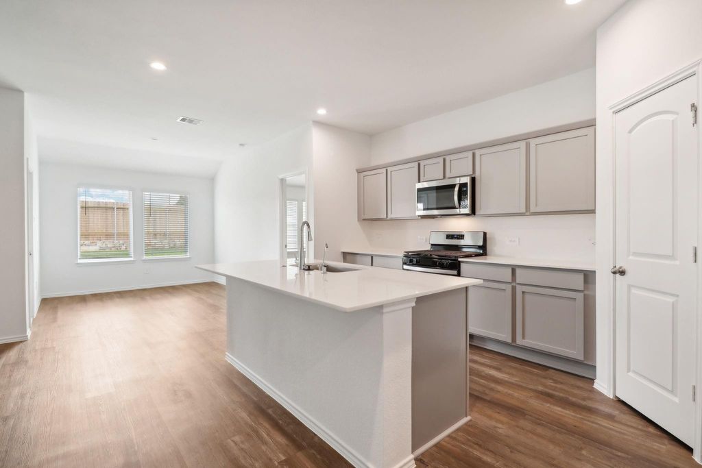 15876 Elegant Pine Lane, Magnolia, TX 77355