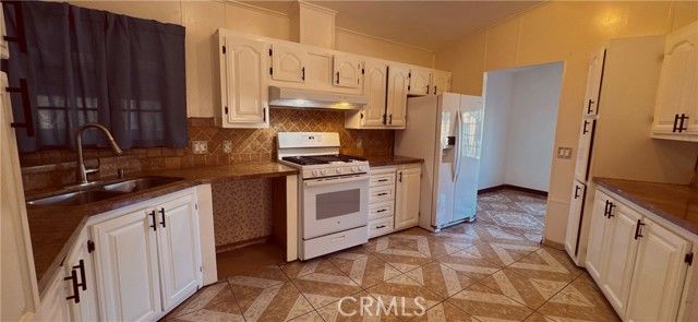 11430 Cumberland, Pomona, CA 91766