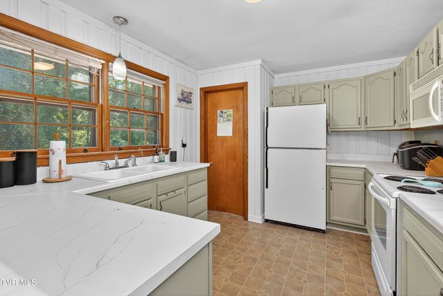 1348 Highland Drive, Marion, VA 24354