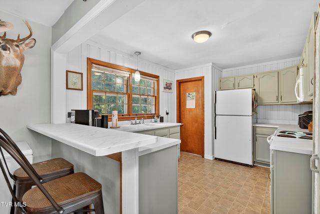 1348 Highland Drive, Marion, VA 24354