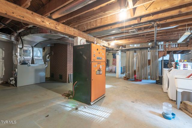 1348 Highland Drive, Marion, VA 24354