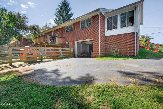 1348 Highland Drive, Marion, VA 24354
