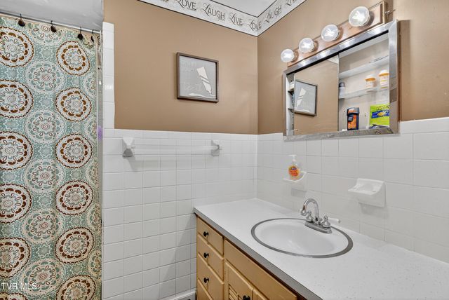 1348 Highland Drive, Marion, VA 24354