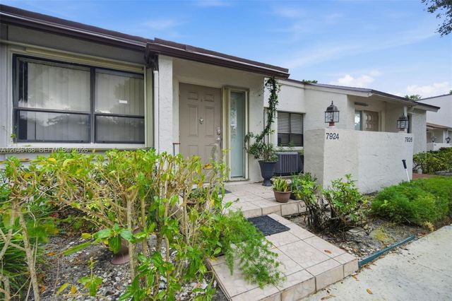 7924 NW 10th Street, Plantation, FL 33322