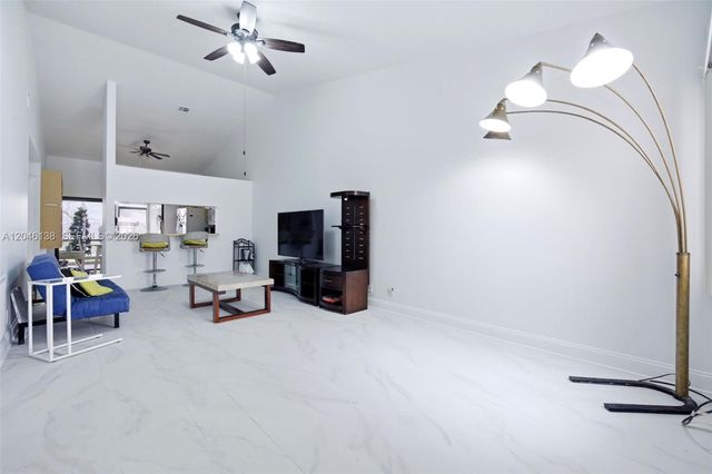 7924 NW 10th Street, Plantation, FL 33322