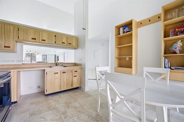 7924 NW 10th Street, Plantation, FL 33322