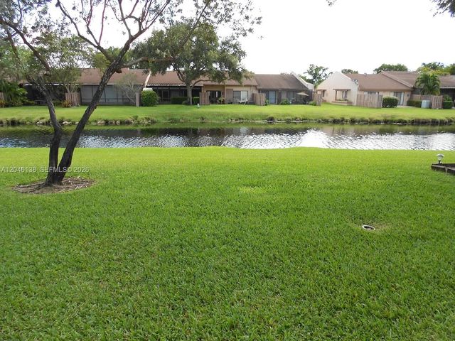 7924 NW 10th Street, Plantation, FL 33322