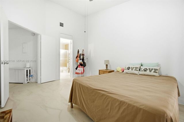 7924 NW 10th Street, Plantation, FL 33322