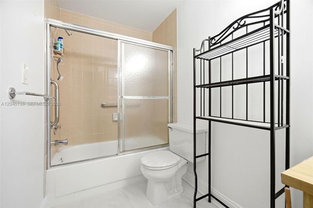 7924 NW 10th Street, Plantation, FL 33322