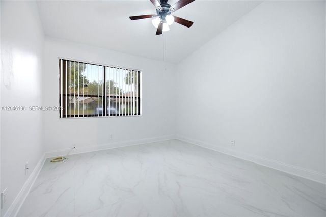 7924 NW 10th Street, Plantation, FL 33322