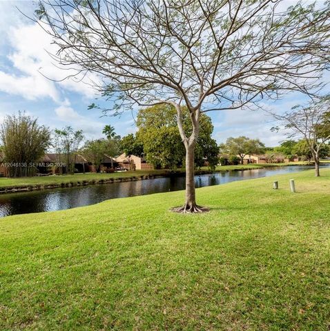 7924 NW 10th Street, Plantation, FL 33322
