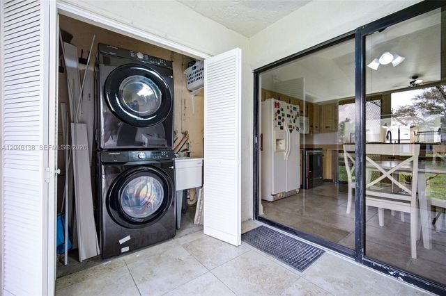 7924 NW 10th Street, Plantation, FL 33322