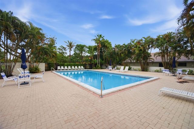 7924 NW 10th Street, Plantation, FL 33322