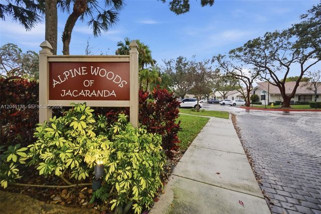 7924 NW 10th Street, Plantation, FL 33322