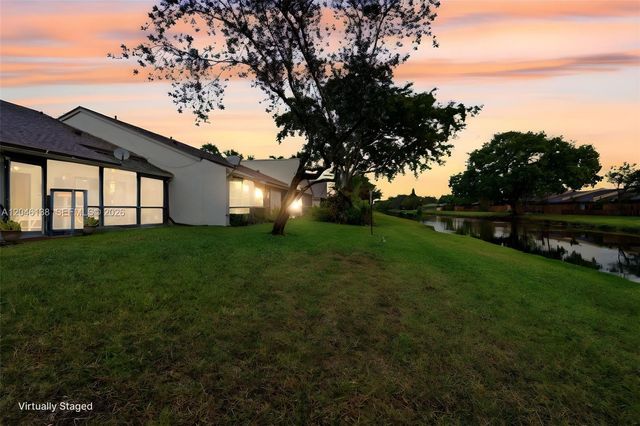 7924 NW 10th Street, Plantation, FL 33322