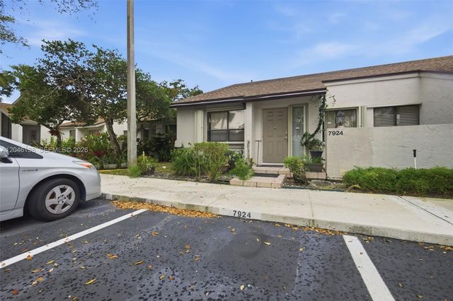 7924 NW 10th Street, Plantation, FL 33322