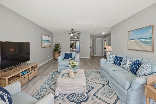 306 74th Ave N Apt 105, Myrtle Beach, SC 29572