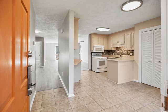 306 74th Ave N Apt 105, Myrtle Beach, SC 29572