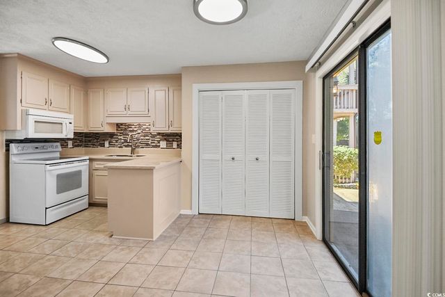 306 74th Ave N Apt 105, Myrtle Beach, SC 29572