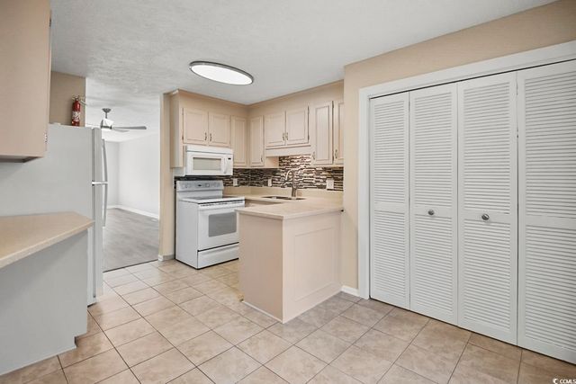 306 74th Ave N Apt 105, Myrtle Beach, SC 29572