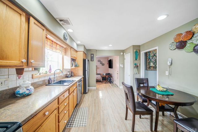 12 Hughes Lane, North Babylon, NY 11703