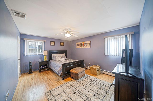 12 Hughes Lane, North Babylon, NY 11703