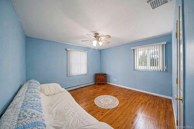 12 Hughes Lane, North Babylon, NY 11703