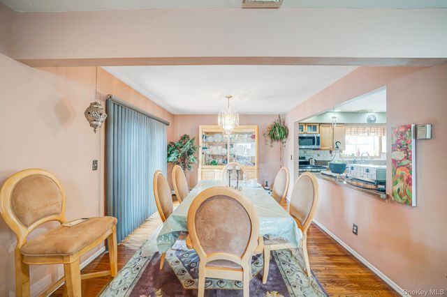 12 Hughes Lane, North Babylon, NY 11703