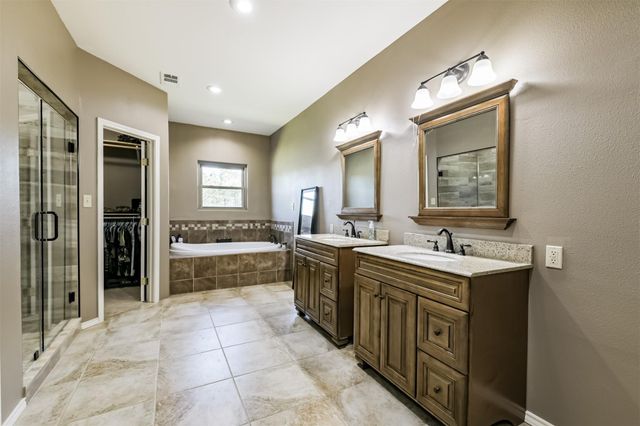 1140 County Road 2274, Cleveland, TX 77327