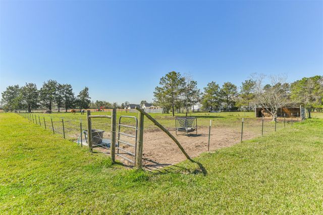 1140 County Road 2274, Cleveland, TX 77327