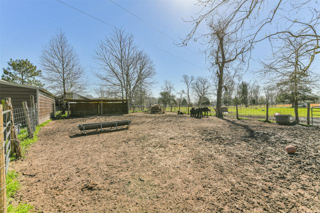 1140 County Road 2274, Cleveland, TX 77327
