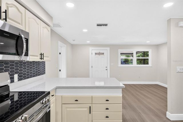 38706 CALVIN AVENUE, Zephyrhills, FL 33542
