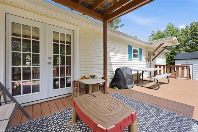 6597 Dennis Road, Walnut Cove, NC 27052