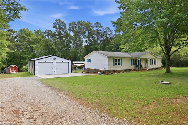 6597 Dennis Road, Walnut Cove, NC 27052