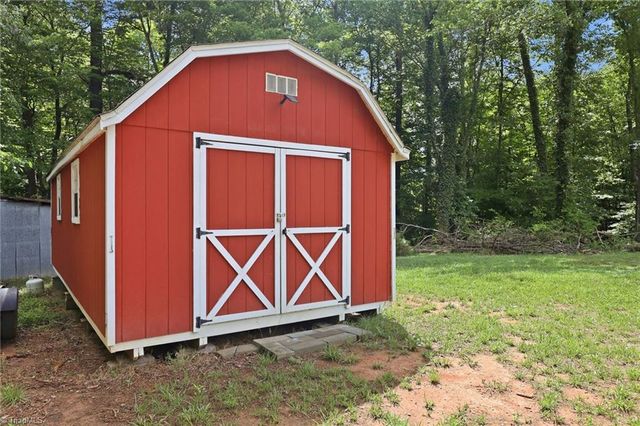 6597 Dennis Road, Walnut Cove, NC 27052