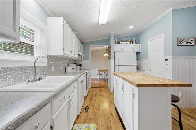 6597 Dennis Road, Walnut Cove, NC 27052