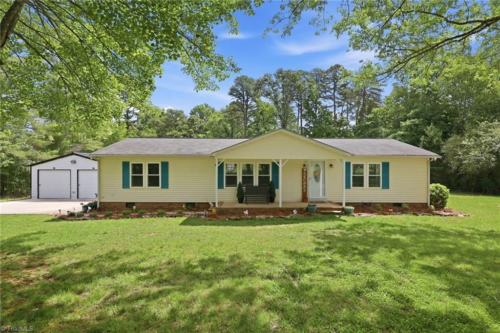 6597 Dennis Road, Walnut Cove, NC 27052