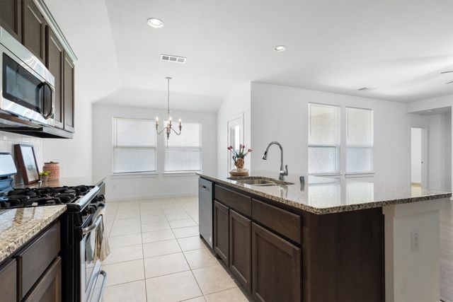 1620 Meadow Trail Lane, Aubrey, TX 76227