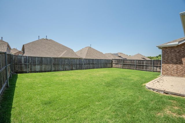 1620 Meadow Trail Lane, Aubrey, TX 76227