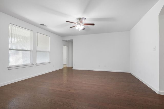 1620 Meadow Trail Lane, Aubrey, TX 76227