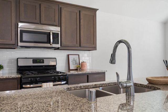 1620 Meadow Trail Lane, Aubrey, TX 76227