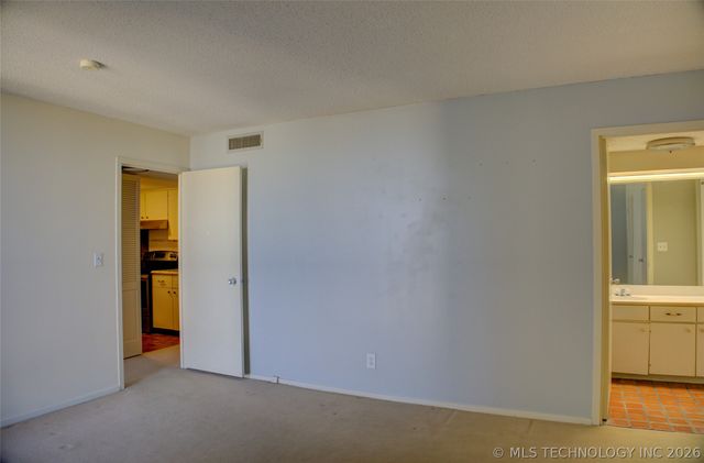 1502 S Boulder Avenue 18A, Tulsa, OK 74119