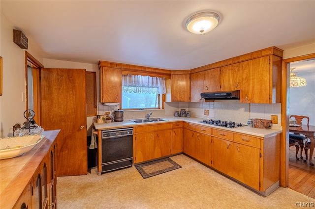 6286 Fly Road, Dewitt, NY 13057