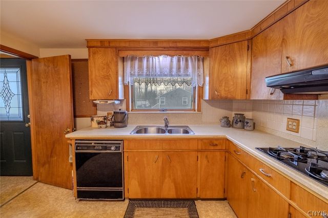 6286 Fly Road, Dewitt, NY 13057