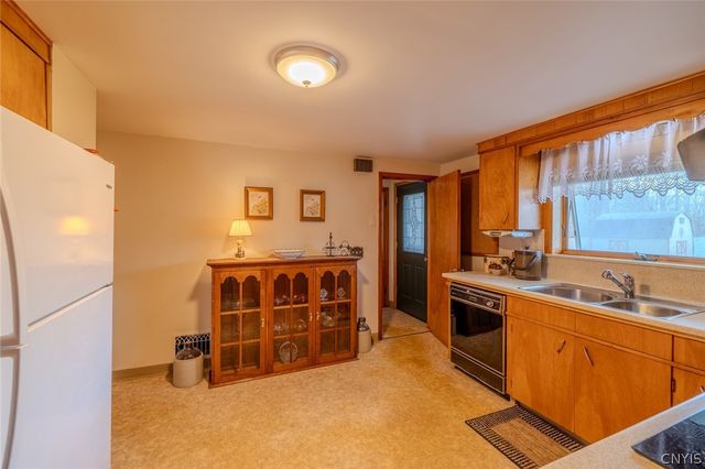 6286 Fly Road, Dewitt, NY 13057