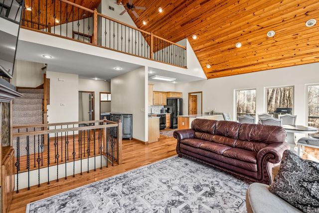 5 Bay Shore, Greers Ferry, AR 72067