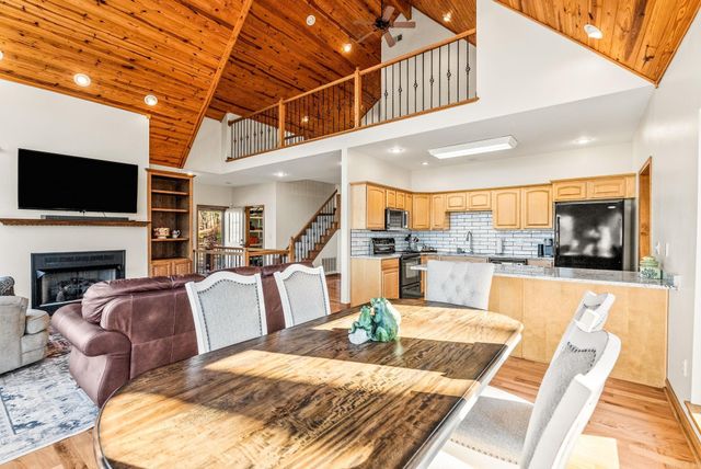 5 Bay Shore, Greers Ferry, AR 72067