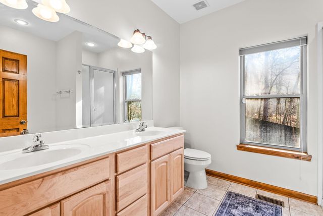 5 Bay Shore, Greers Ferry, AR 72067