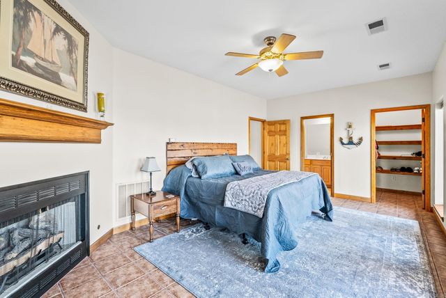 5 Bay Shore, Greers Ferry, AR 72067