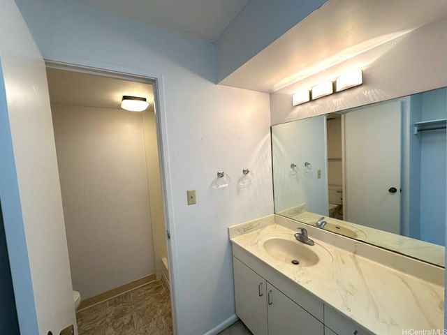 1015 Ala Napunani Street 401, Honolulu, HI 96818